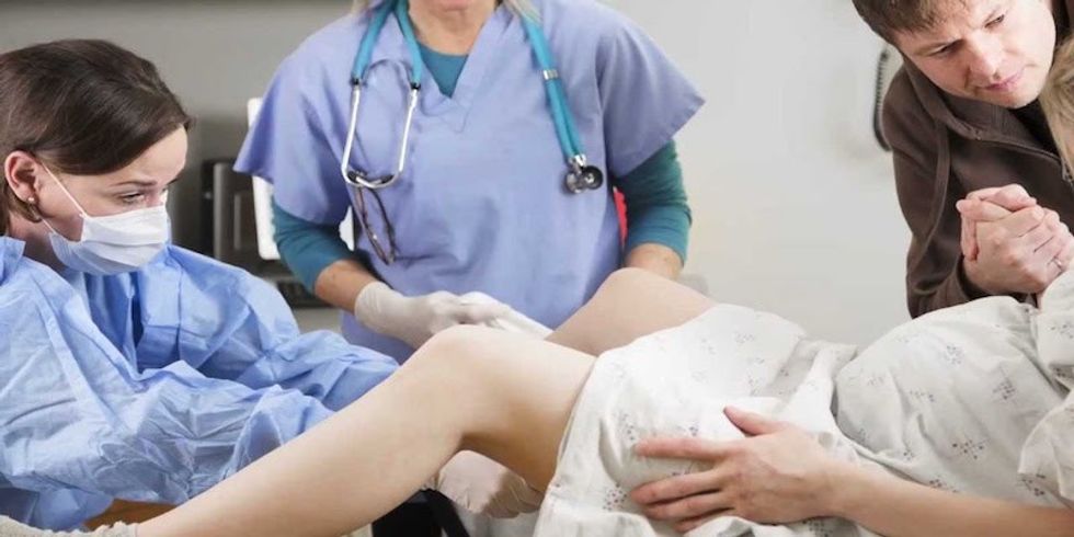 Pubic hair removal during pregnancy