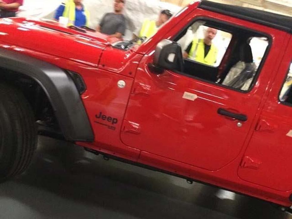 Publikohet imazhi që e shfaqë nga afër Jeep Wrangler që lansohet gjatë vitit që vjen foto 2