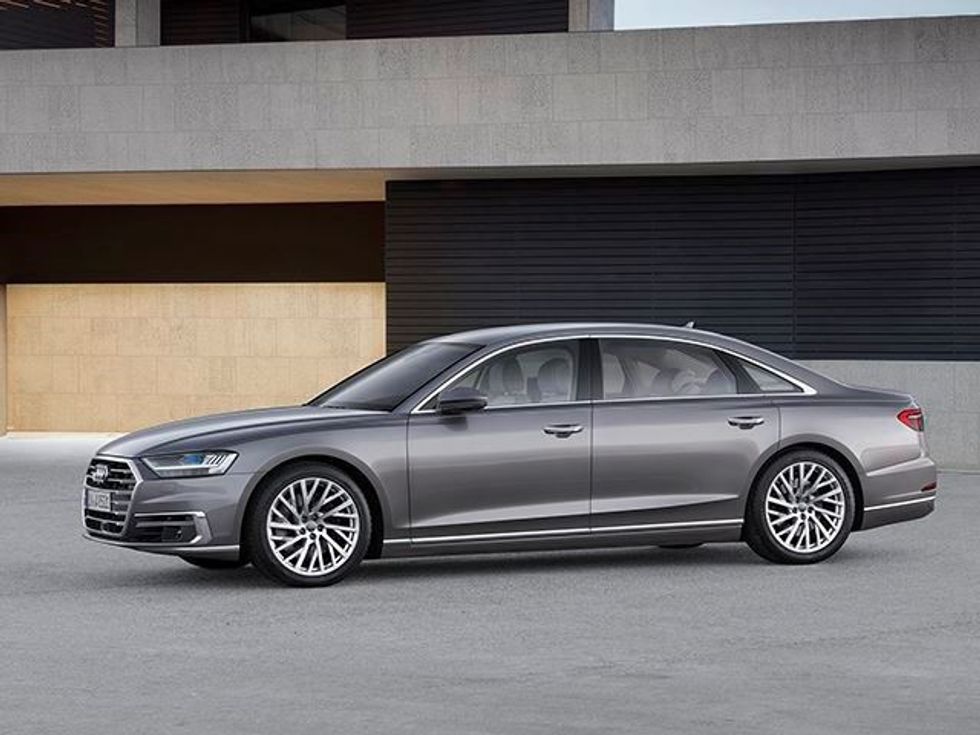 Publikohet modeli A8 Audi me teknologjine me te avancuar deri me tani foto 3