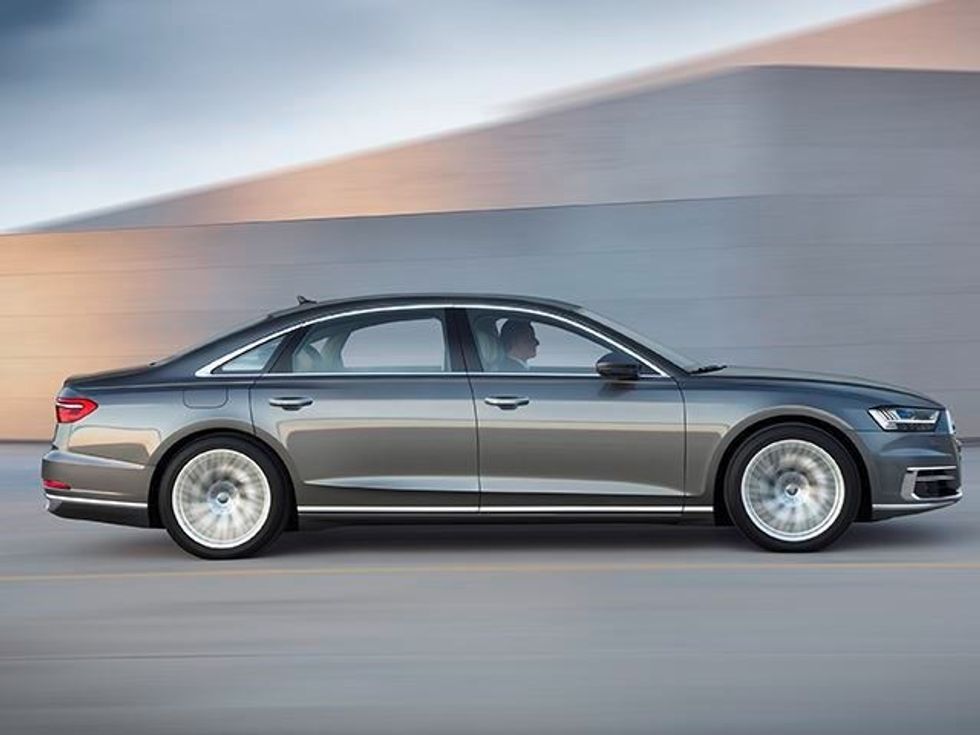 Publikohet modeli A8 Audi me teknologjine me te avancuar deri me tani foto 5