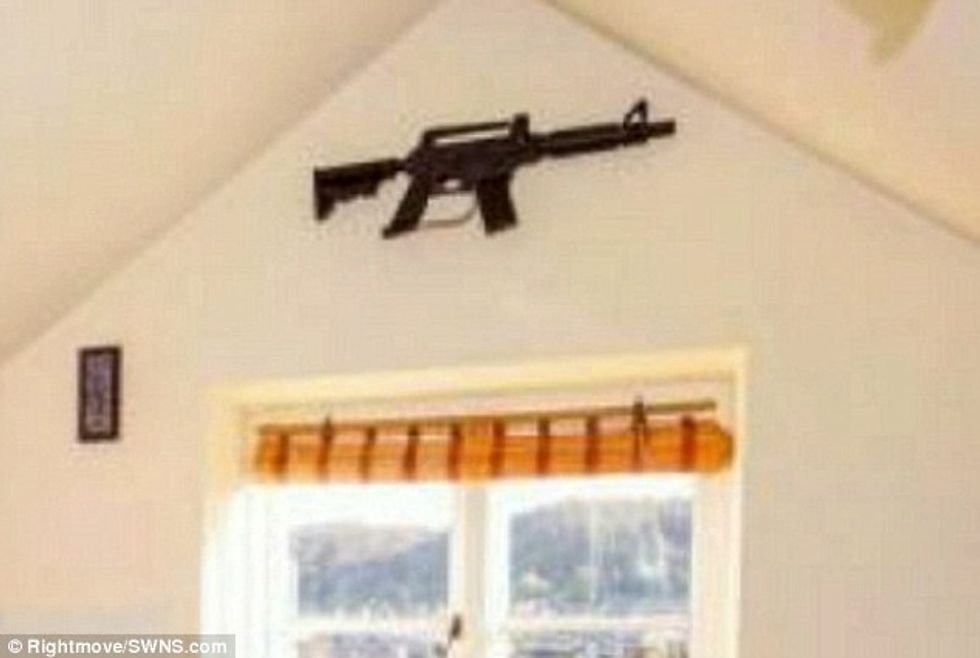 Publikon fotografitë e shtëpisë që donte ta shiste te nesermen vizitohet nga Policia foto 2