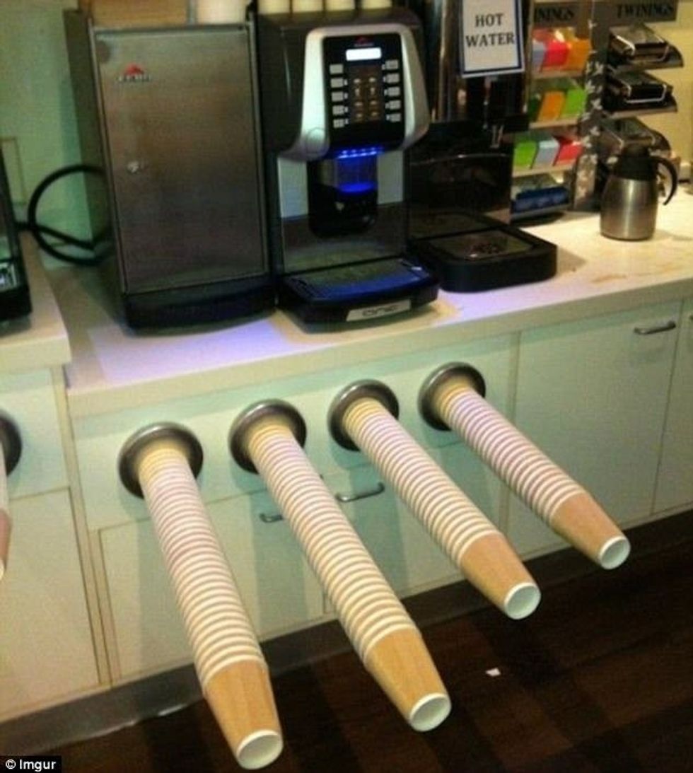 Punonjësit dembelë të industrisë së ushqimit foto 2