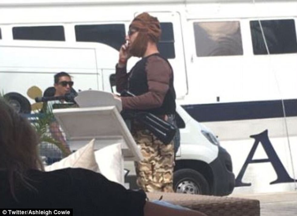 Pushuesit në bregdetin kroat tronditen nga turisti i veshur si terrorist foto 2