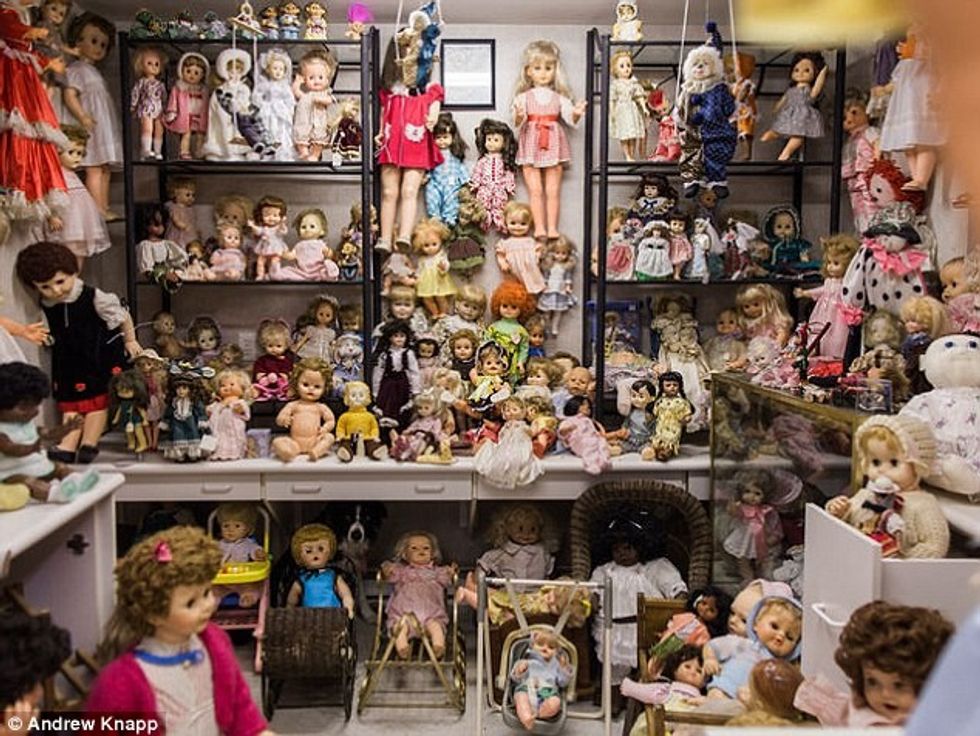 Qeni që e adhuron lojën fshehtas eshte veshtire te gjendet ne keto fotografi foto 6