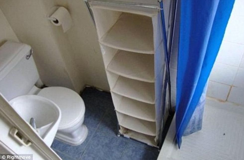 Qiraja lartë e hapësirës së vogël që konsiderohet banesë foto 2