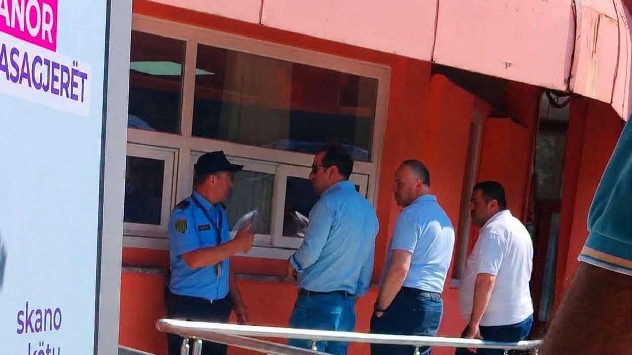 Ndalimi i tre zyrtarëve në Qafë Thanë, VLEN kërkon përgjigje zyrtare nga Shqipëria