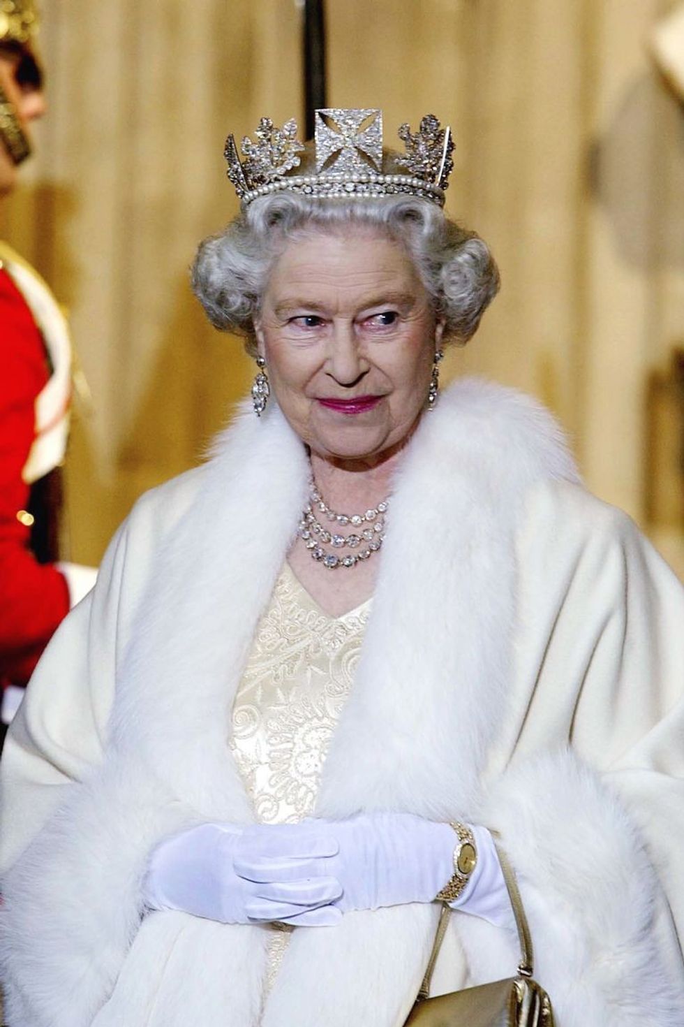 queen elizabeth ii smiling as she arrives at the palace of news photo 1586630829