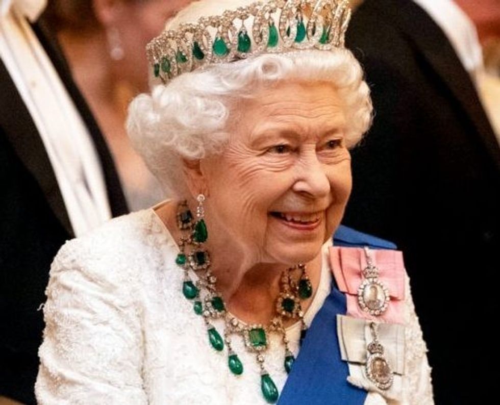 queen elizabeth jewelry 1 e1627563630118