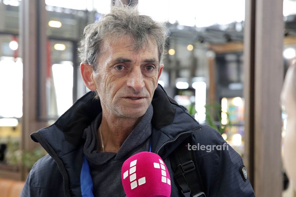 Qytetar Aeroporti Nderkombetar i Prishtines Adem Jashari foto Ridvan Slivova 1