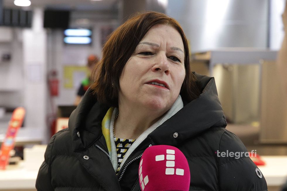 Qytetar Aeroporti Nderkombetar i Prishtines Adem Jashari foto Ridvan Slivova 4