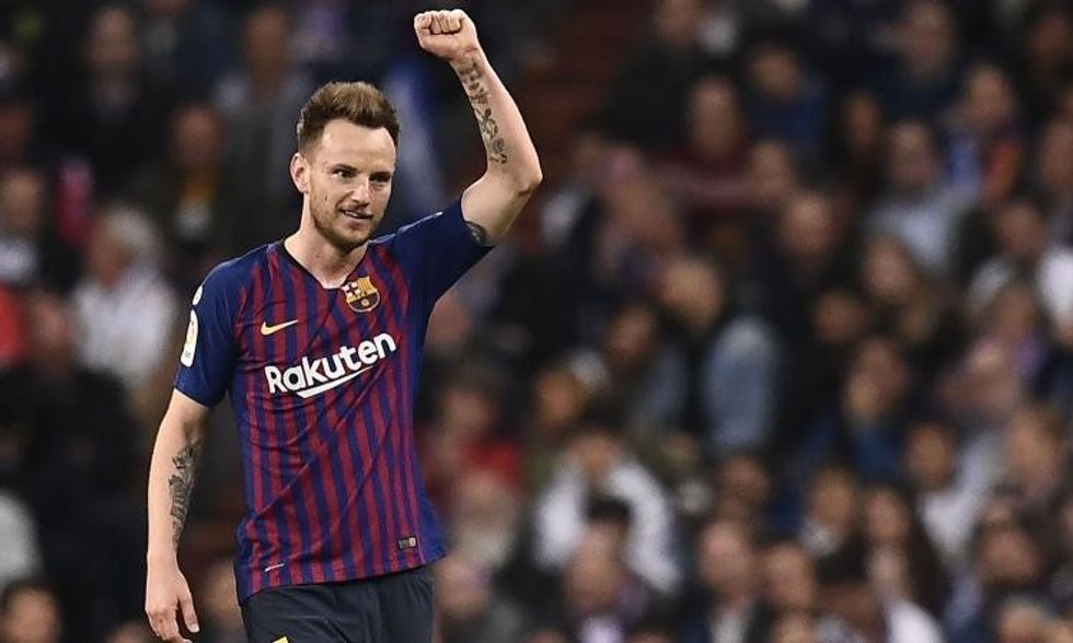 Rakitic.Barcellona.braccio.alto .2019.