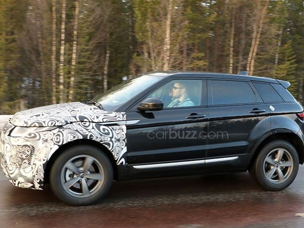 Range Rover Evoque që lansohet më 2019 shume elemente te ngjashme me modelin Velar foto 4