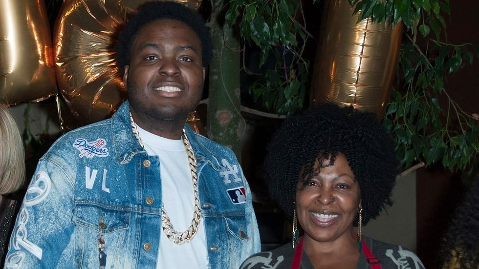 Rapper Sean Kingston's mom arrested on fraud, theft charges following SWAT raid at his Florida home | Fox News