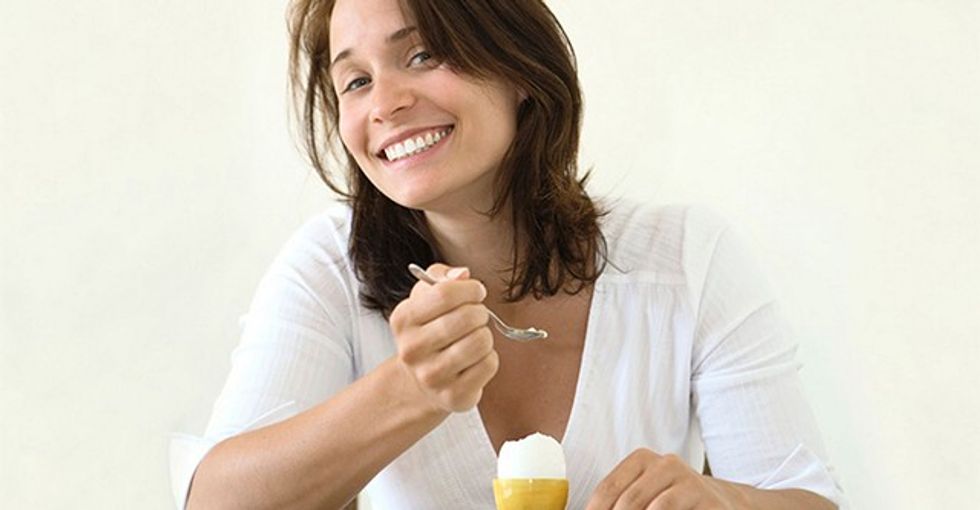 Record-Woman-Healthy-Eating