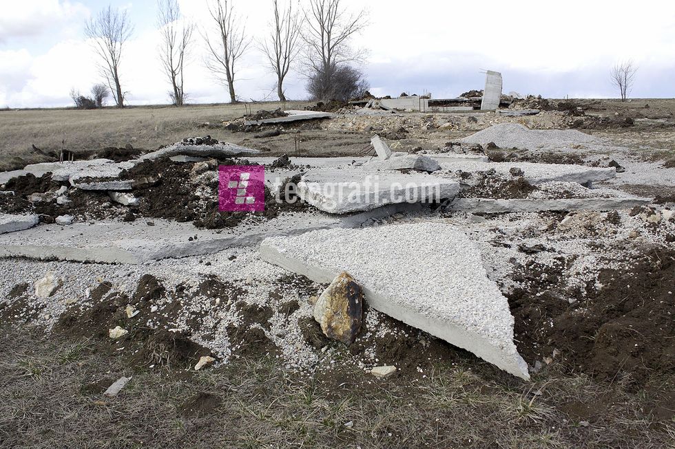 renimi i shtepive ne fshatin Hade foto Ridvan Slivova 3