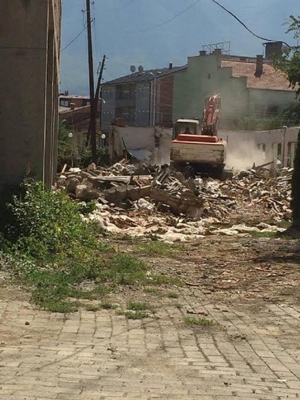 Renohet objekti i SHF Ismail Qemali ne Gv