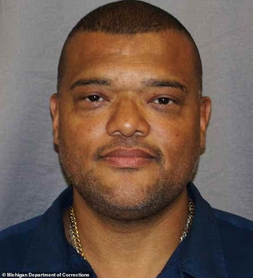 Reperi 54-vjeçar u padit nga Derrick Lee Cardello-Smith për 100 milionë dollarë, duke pretenduar se ishte droguar dhe sulmuar seksualisht ndaj tij në një festë të vitit 1997.