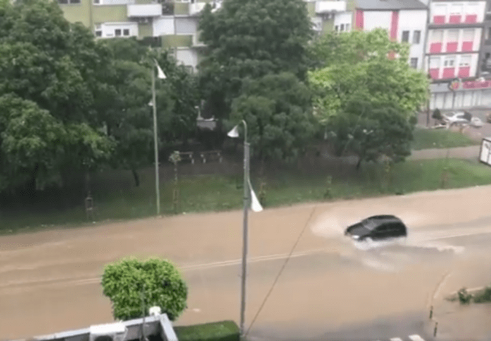 Reshje te medha te shiut Gjilanin e merr uji