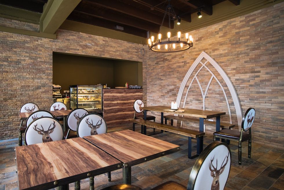 Restoranti me ushqim special të frymëzuar nga filmat Harry Potter foto 6