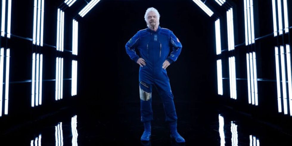 Richard Branson all set to beat Jeff Bezos to space 1