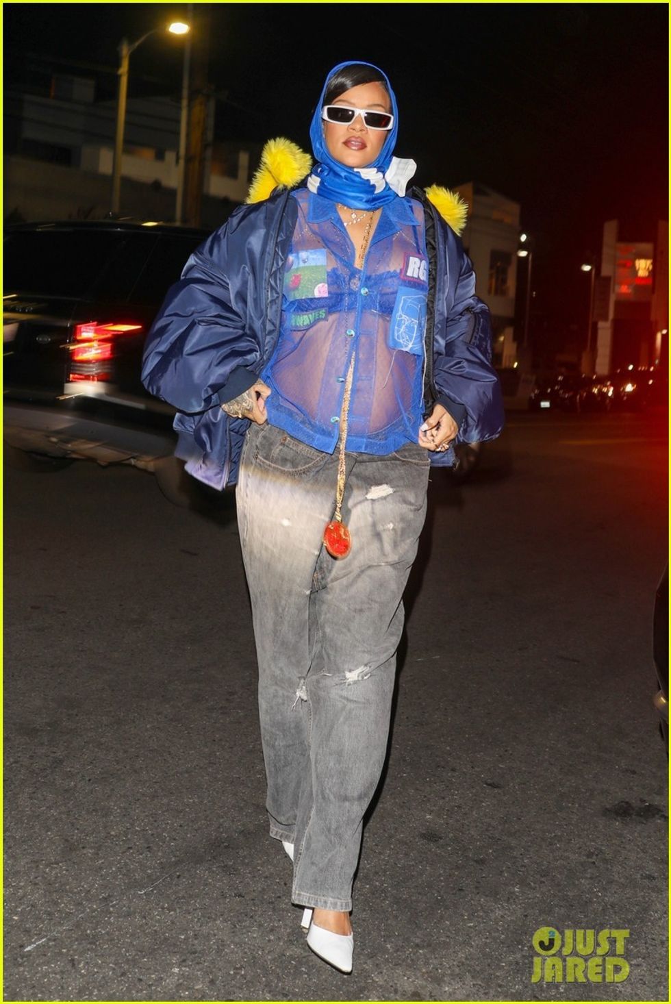 rihanna dress her baby bump in sheer top for super bowl 08