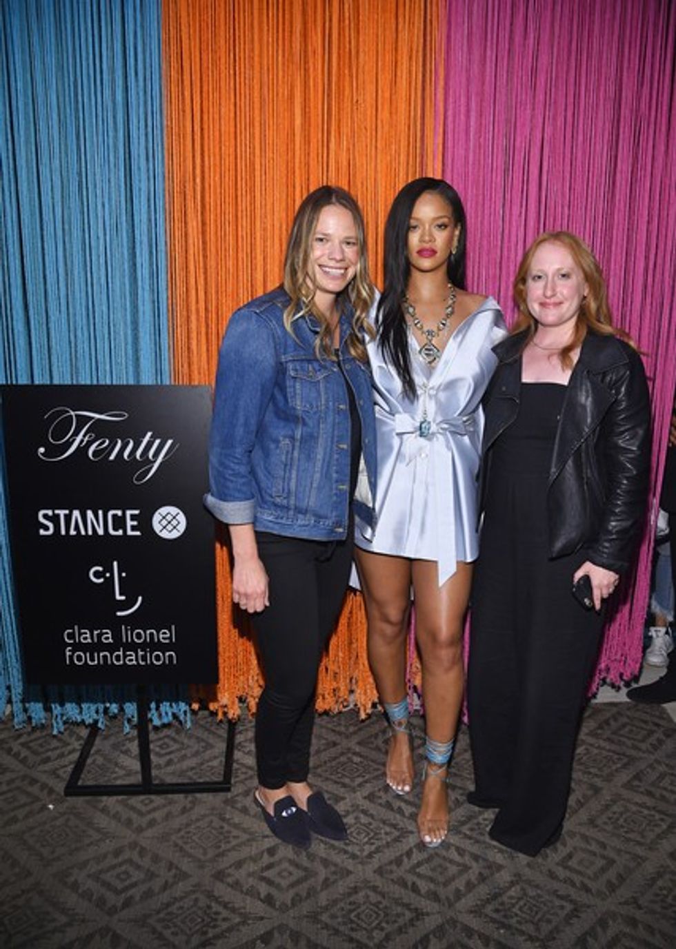 RihannaJustineLucasRihannaStunsStance9Ria HwHW39l