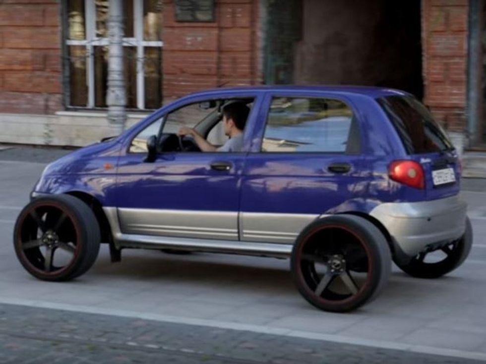 Rikonstruktimet mizore që pronarët ia bënë qëllimisht veturave të tyre foto 5