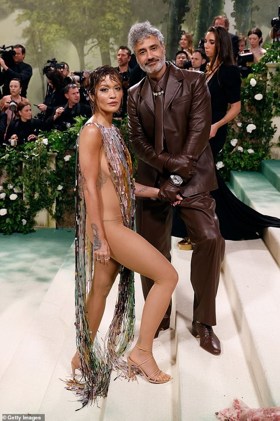 Rita Ora mendon se 'komunikimi është kyç' kur bëhet fjalë për të funksionuar martesën e saj me Taika Waititi (foto në Met Gala në maj 2024)