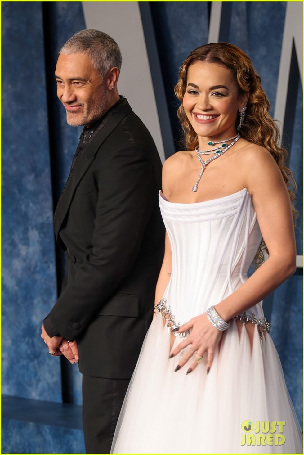 rita ora taika waititi kiss vf oscar party 16