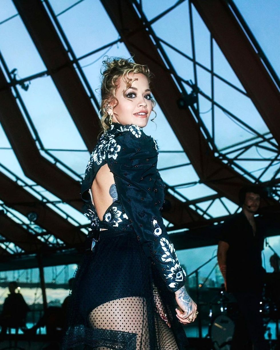 ritaora 1565599011183128169129254644925053754027621n