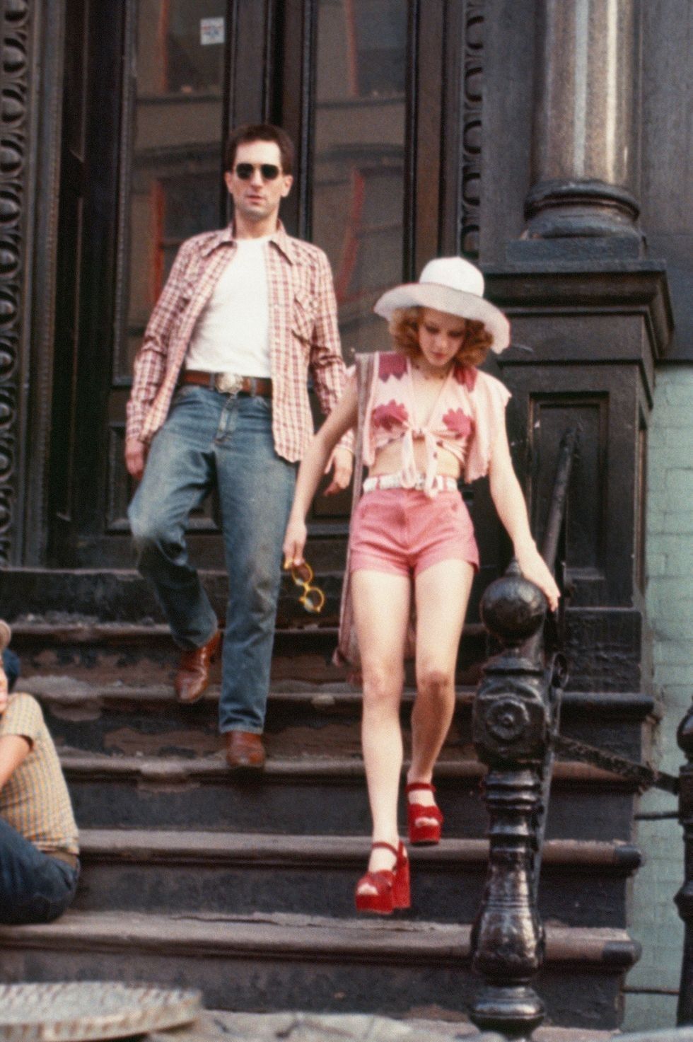 robert de niro and jodie foster perform a scene in taxi news photo 1602610127