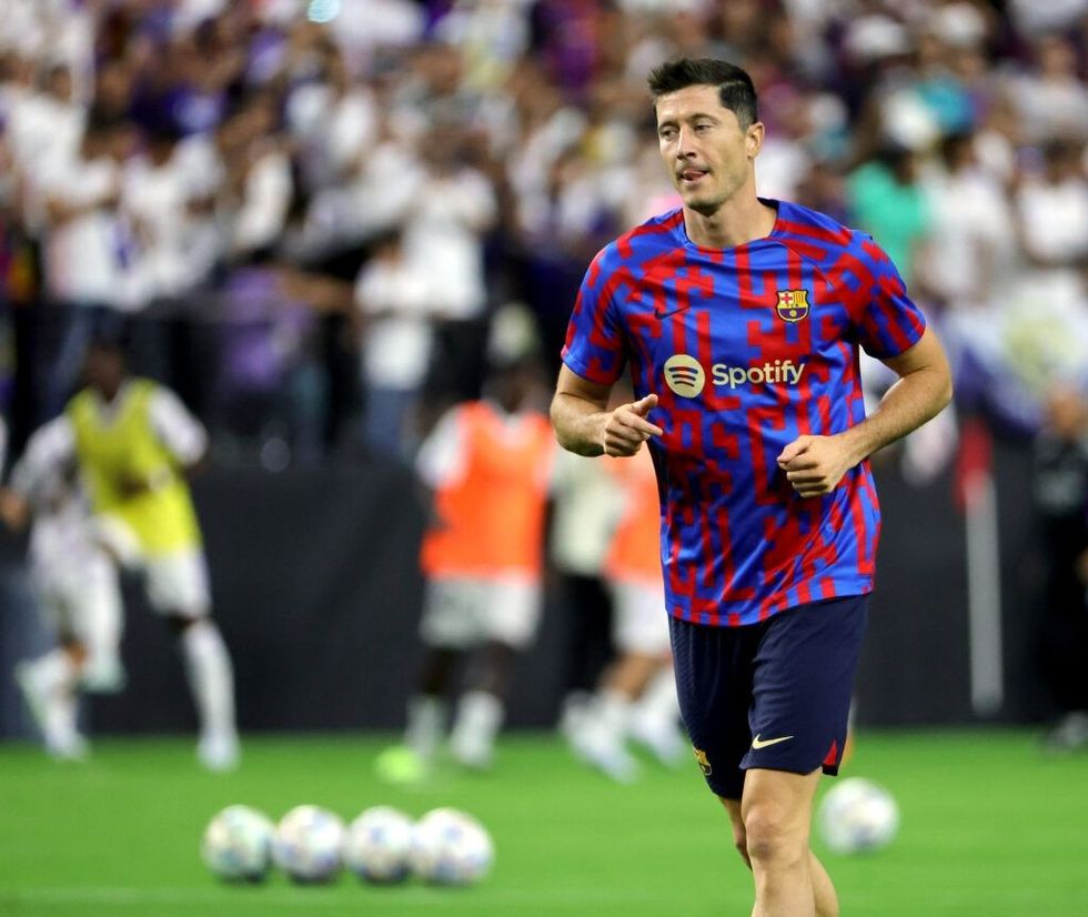 Robert Lewandowski before Barcelona vs Real Madrid