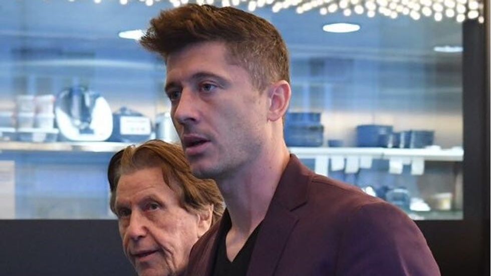 robert lewandowski pini zahavi