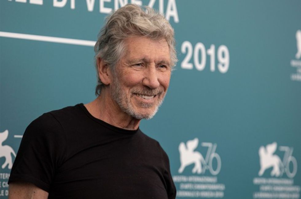 roger waters engaged 273