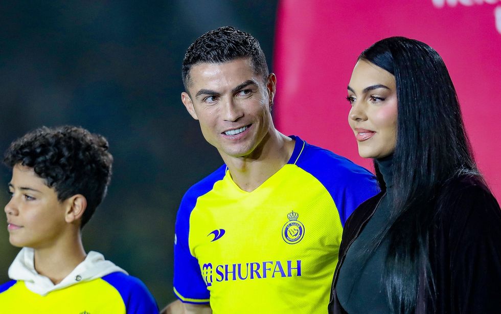 Ronaldo iu prezantua turmës së Al-Nassr së bashku me familjen e tij