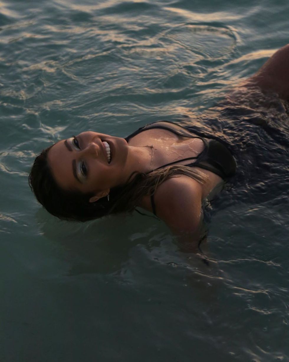 ronelahajatiofficial 104770420 268022250940594 7846206740992524102 n