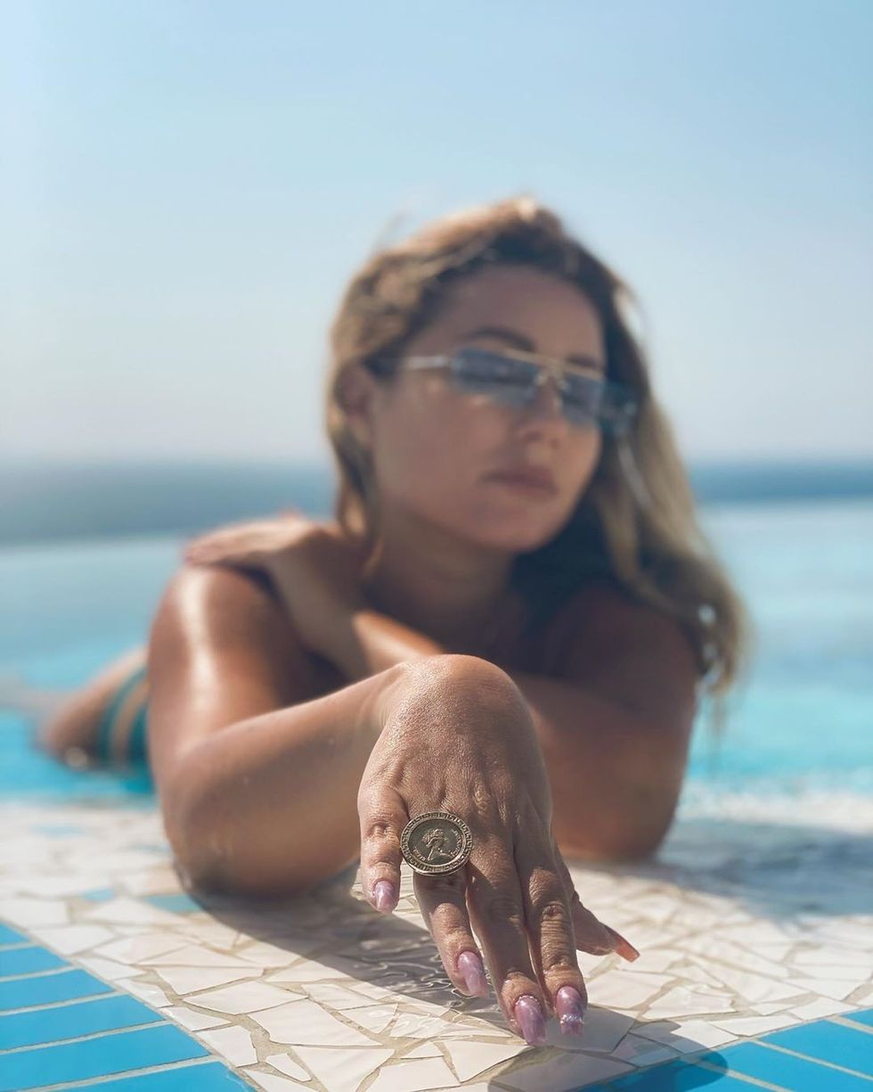 ronelahajatiofficial 119048731 173176984294409 1659435707522041179 n