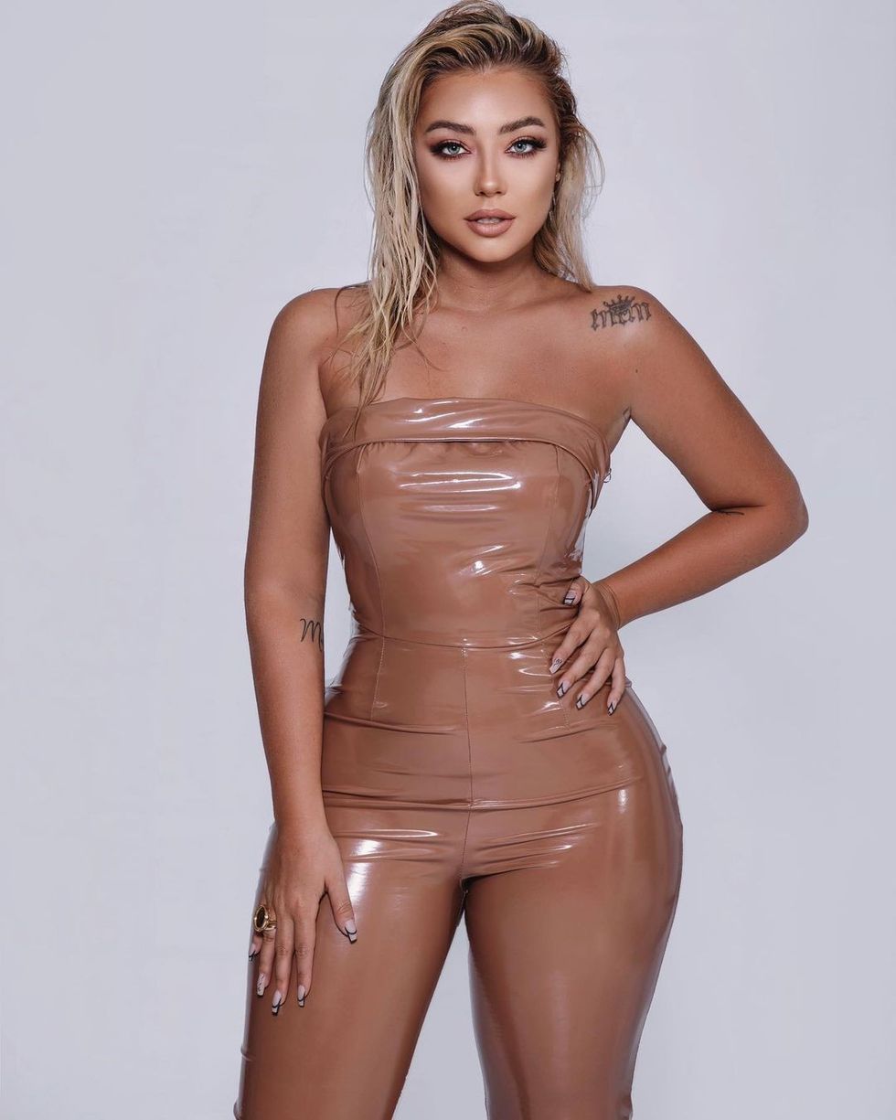 ronelahajatiofficial 123529026 198495501684813 5753673164960107101 n 1