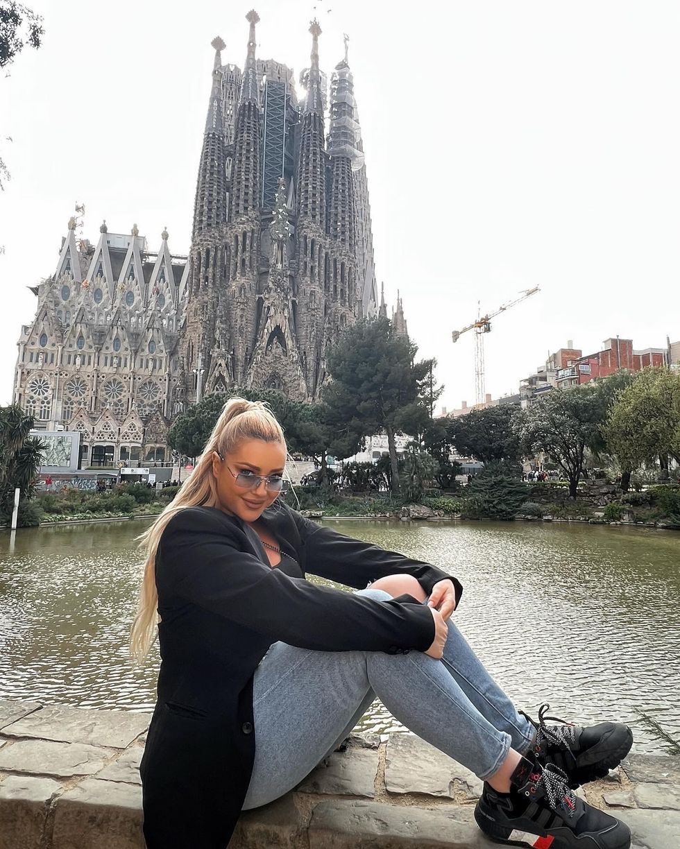 ronelahajatiofficial 277318628 129418699672080 5477858041125641461 n