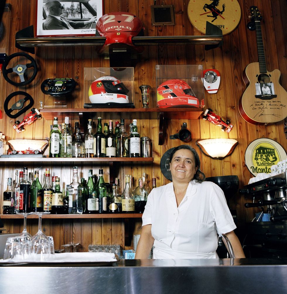 Rossella Giannini zotëron dhe drejton restorantin Montana në Fiorano Modense, i cili ndodhet vetëm dy minuta me makinë larg nga fabrika e Ferrarit