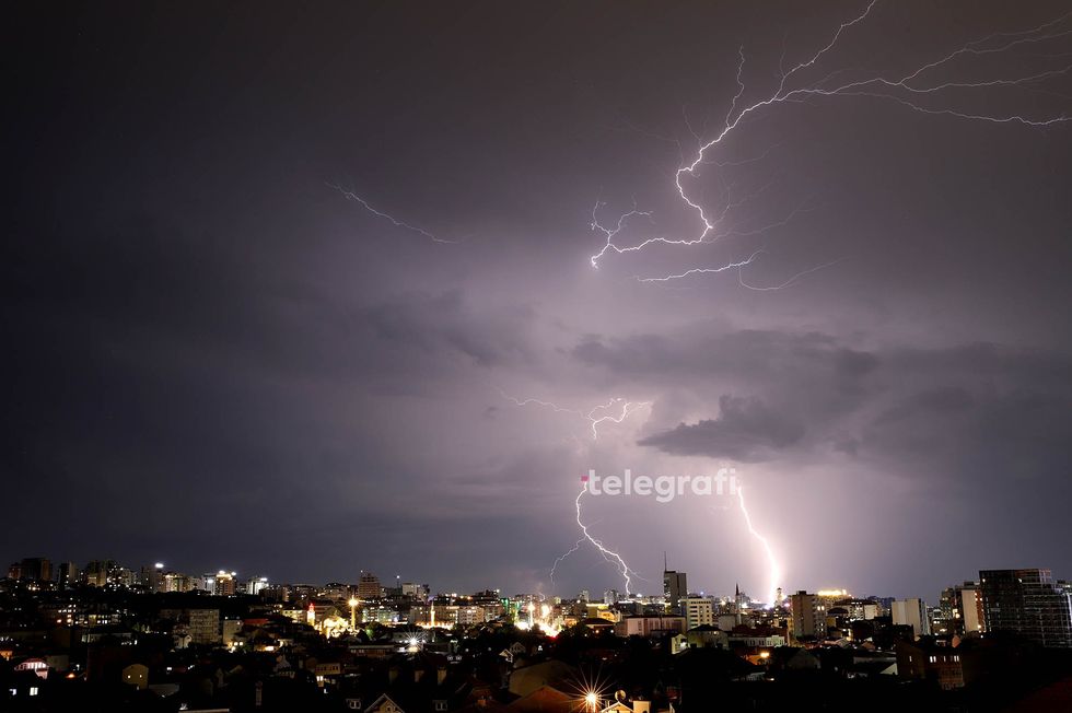 Rrufete vetetimat ne Prishtine foto Ridvan Slivova 1