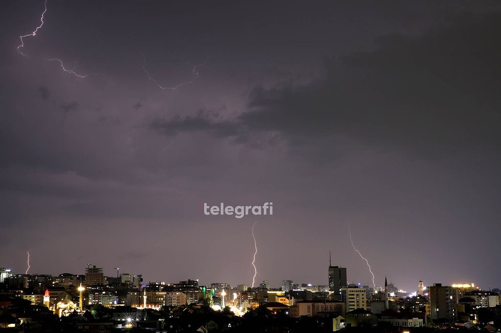 Rrufete vetetimat ne Prishtine foto Ridvan Slivova 10