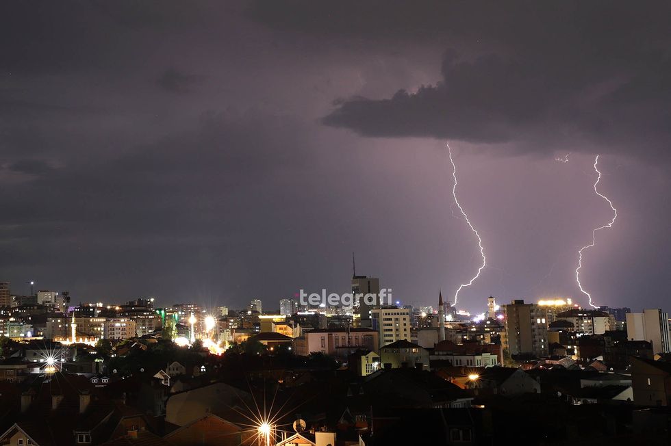 Rrufete vetetimat ne Prishtine foto Ridvan Slivova 2