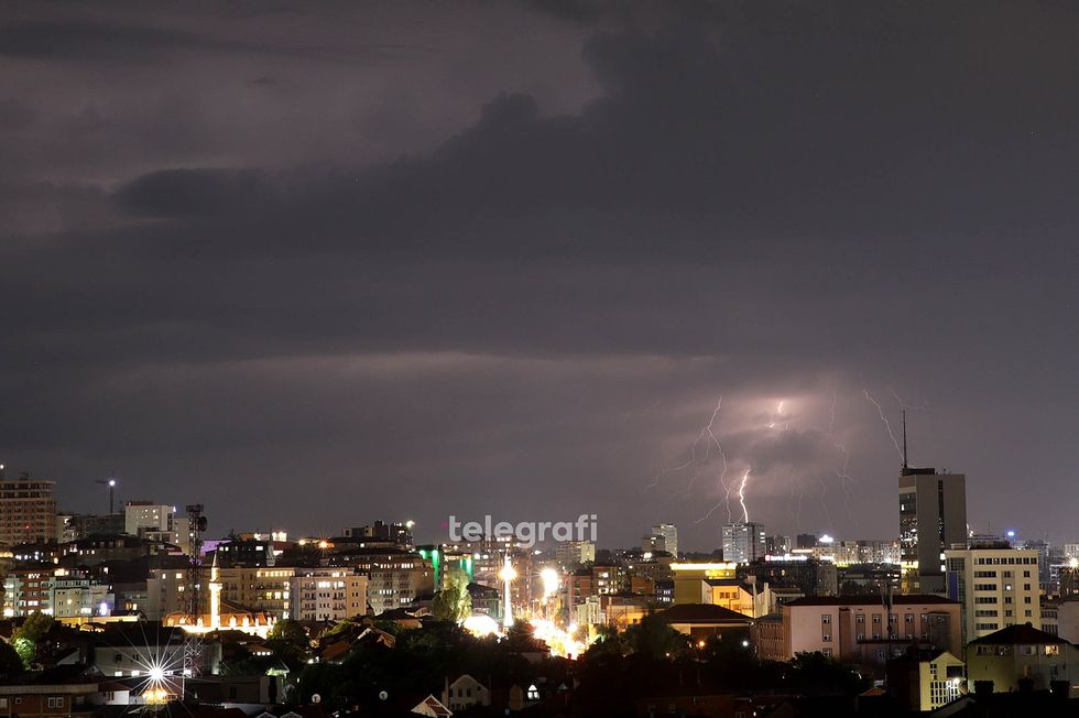 Rrufete vetetimat ne Prishtine foto Ridvan Slivova 3