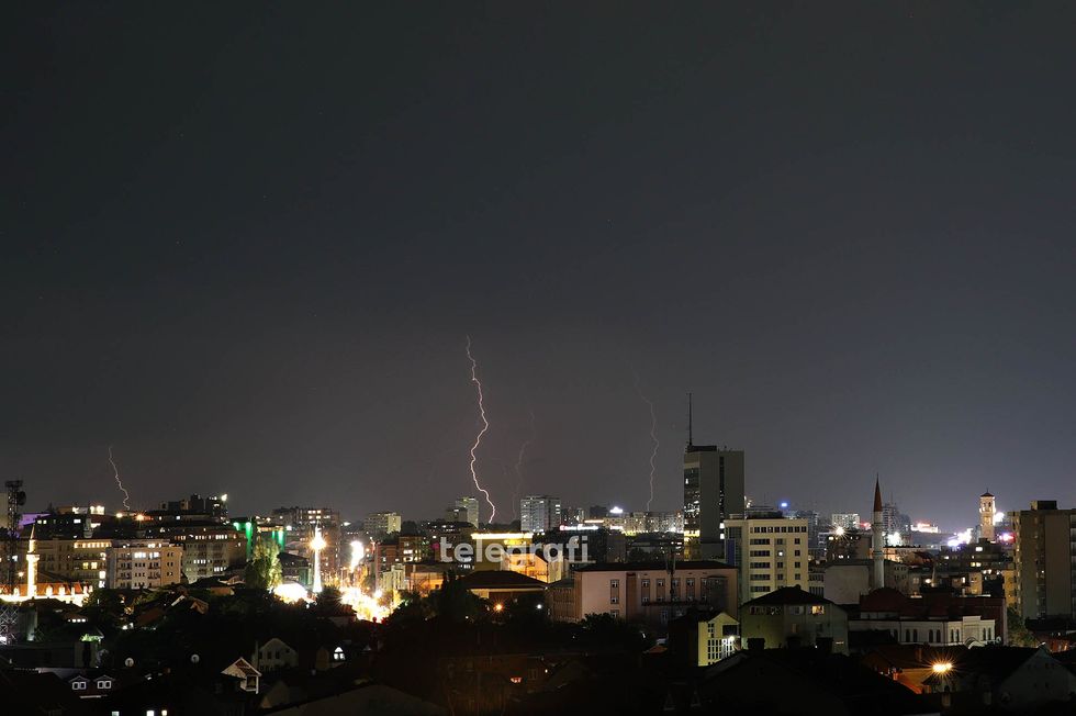 Rrufete vetetimat ne Prishtine foto Ridvan Slivova 5