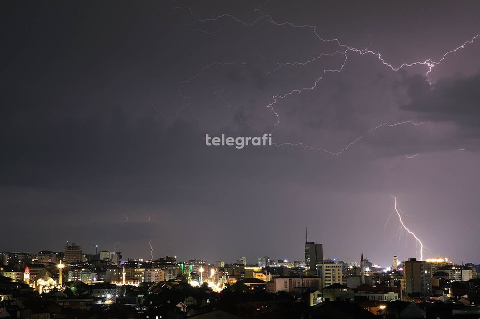 Rrufete vetetimat ne Prishtine foto Ridvan Slivova 8