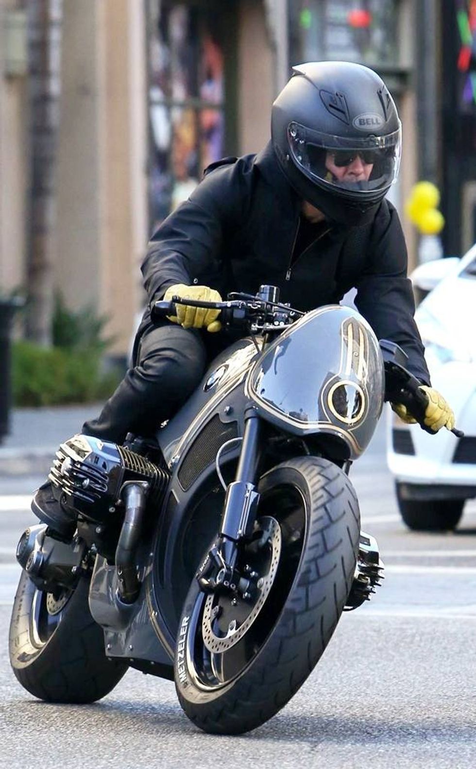 rs 171207164802 634.Brad Pitt Motorcycle Hollywood.ms .120717