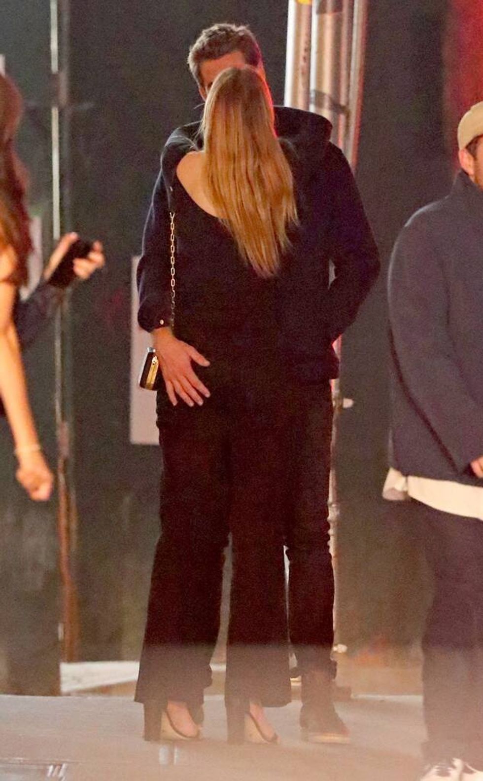 rs 191012090537 634 liam hemsworth.cm .101219