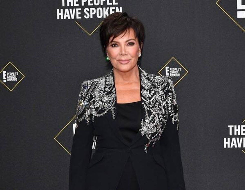 rs 191110174956 634 Kris Jenner 2019 E Peoples Choice Awards red carpet fashion