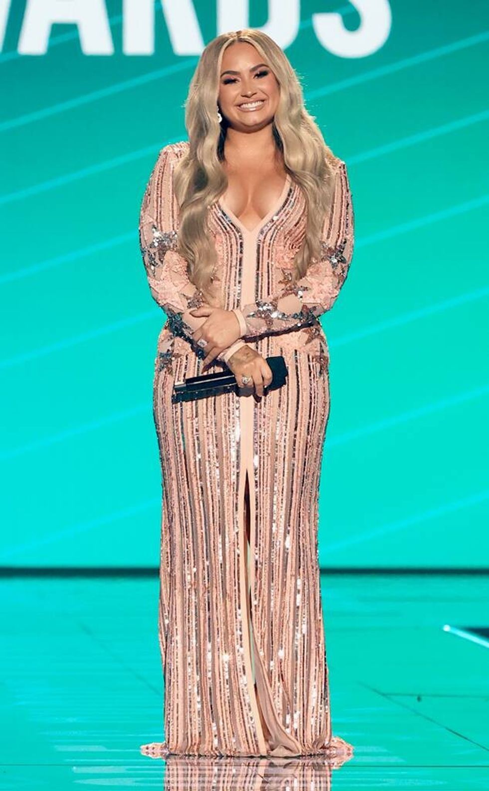 rs 201115181612 634 demi lovato peoples choice awards pca show